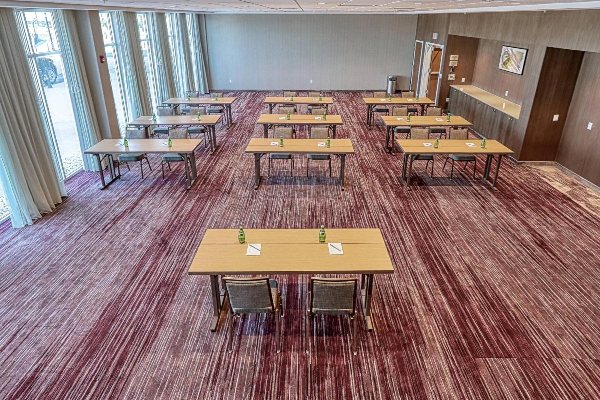 Courtyard By Marriott North Brunswick Hotell Eksteriør bilde