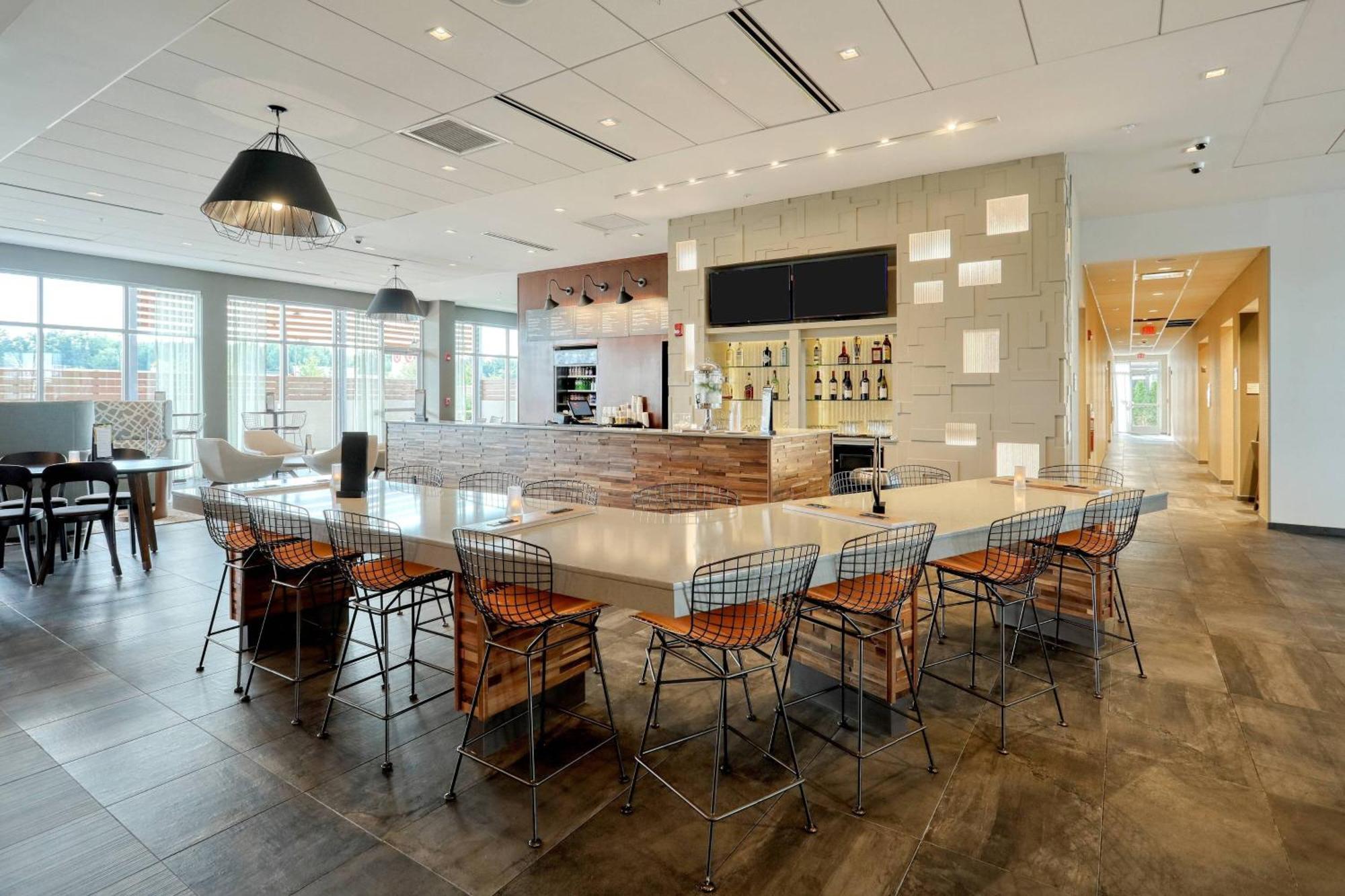 Courtyard By Marriott North Brunswick Hotell Eksteriør bilde