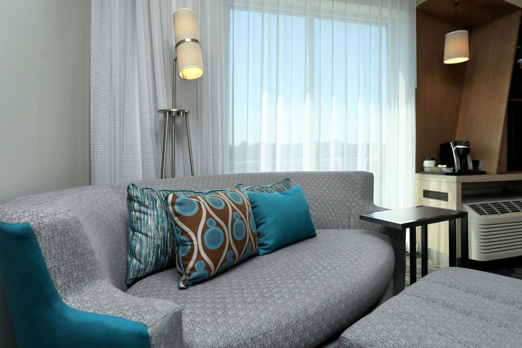 Courtyard By Marriott North Brunswick Hotell Eksteriør bilde