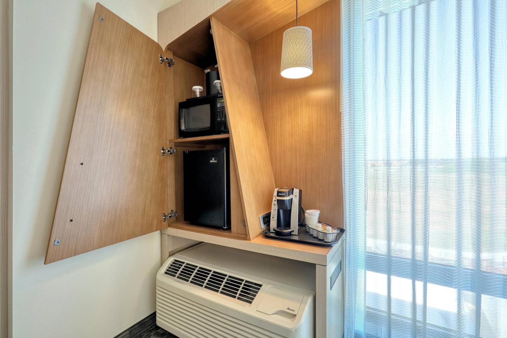 Courtyard By Marriott North Brunswick Hotell Eksteriør bilde